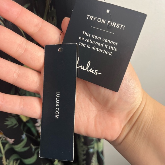 NWT Leaf Your Mark Black Floral Print Maxi Dress size xs - Picture 7 of 10